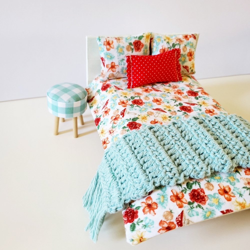 Miniature Dollhouse Handmade 1:12 Scale Bedspread Cottagecore Set Blue Red